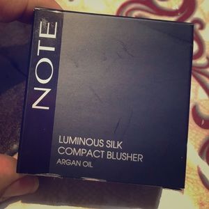 NOTE luminous silk compact blush ( Argan Oil)